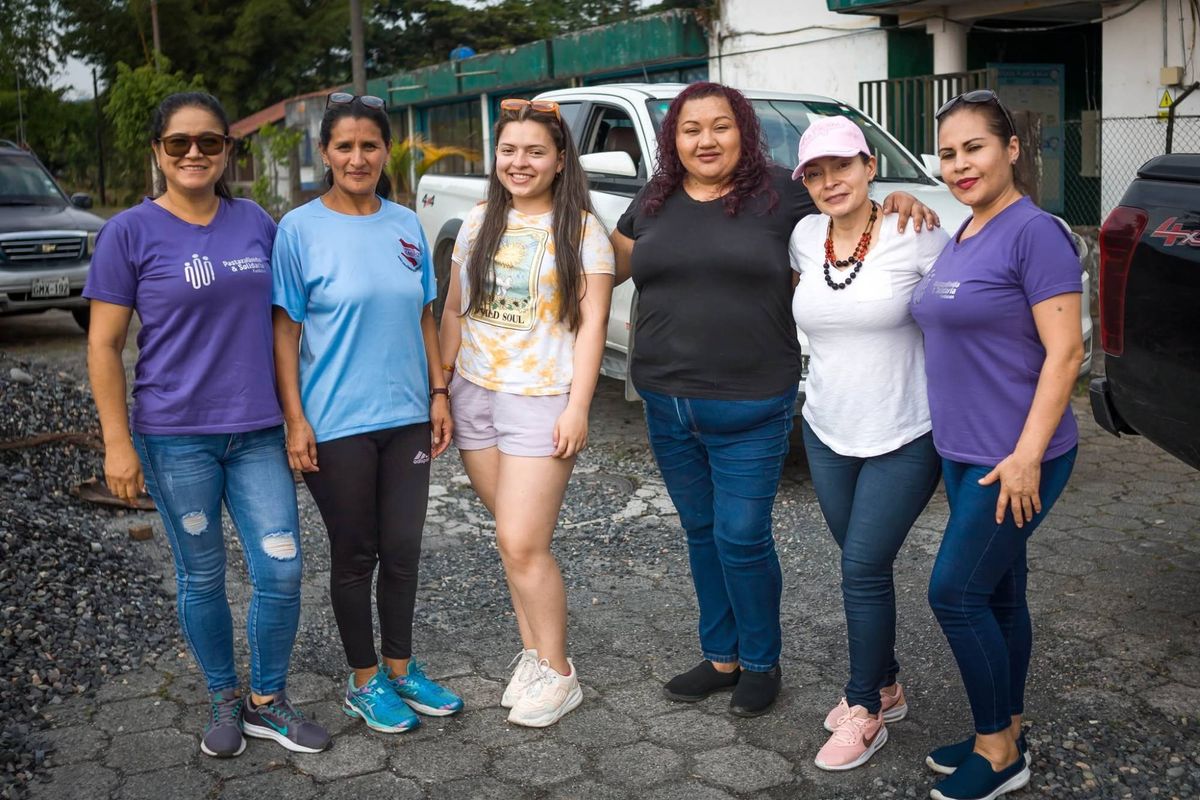 Integrantes y voluntarias de la Fundación Pastaza Unida y Solidaria